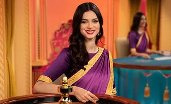 Tay cầm thẻ tín dụng với các biểu tượng thanh toán nhanh, thể hiện thanh toán nhanh chóng và an toàn tại kv999.